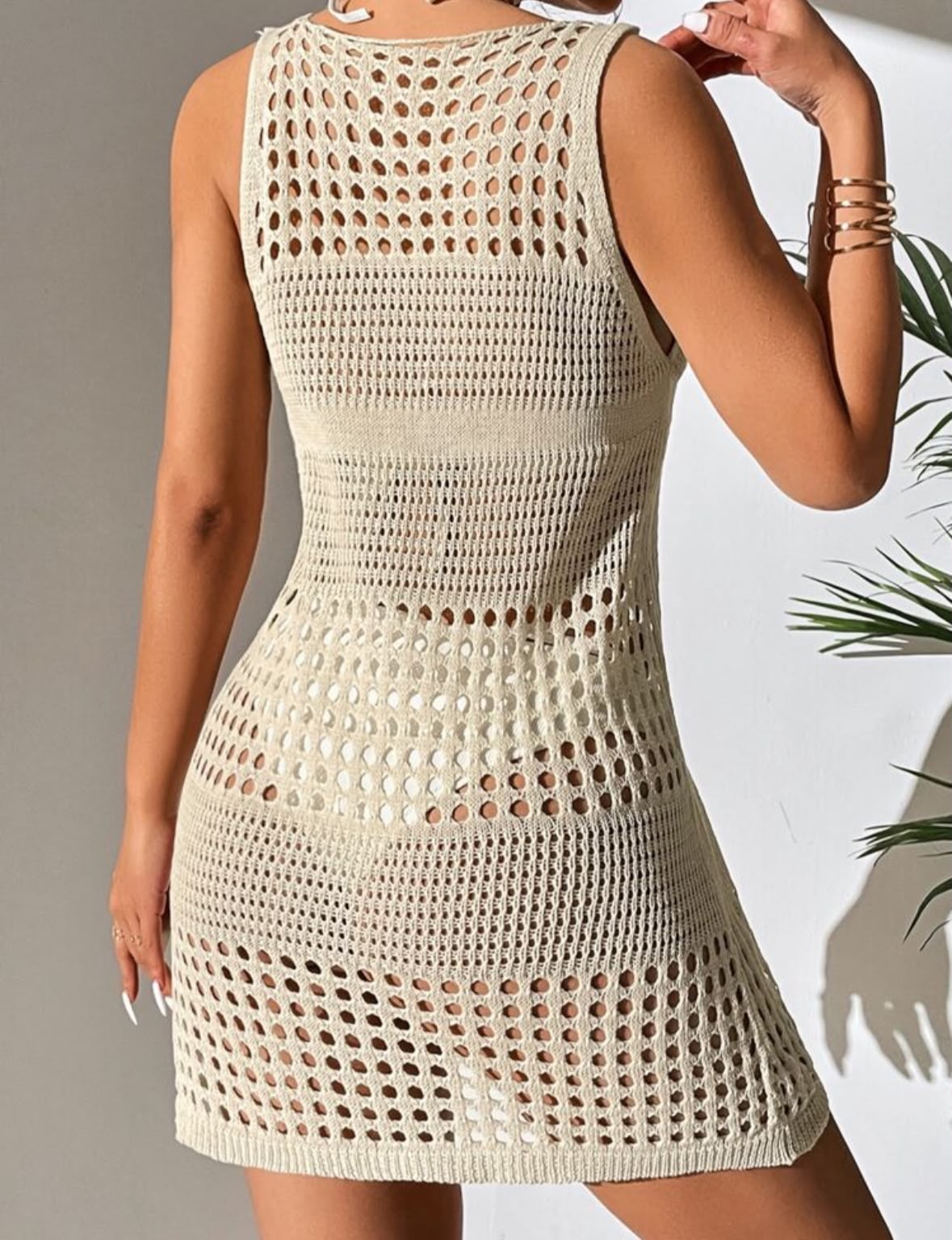Vestido Playero Tejido Crochet Beige con Diseño Calado - Image 4