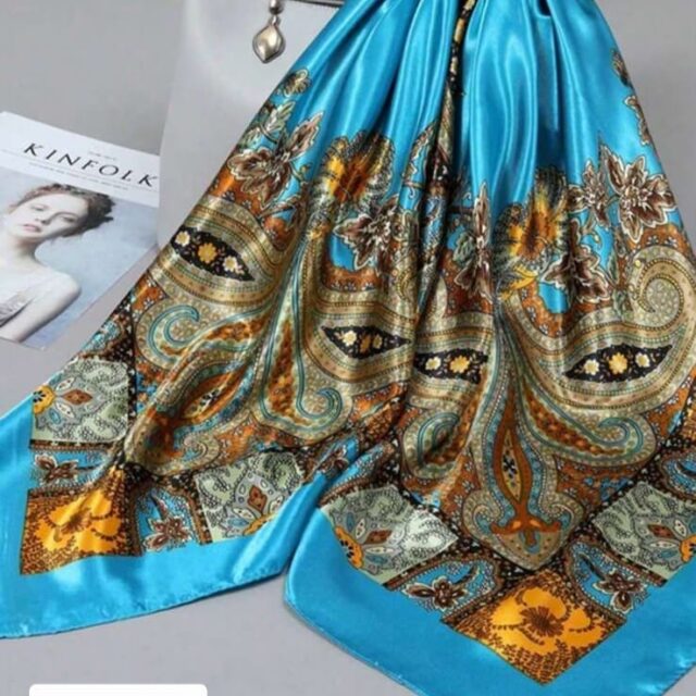 Pañoleta Paisley Turquesa y Dorado