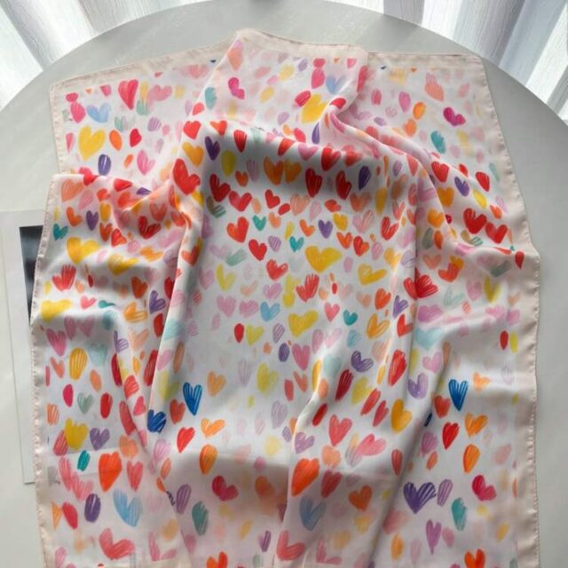 Pañoleta Corazones Multicolor